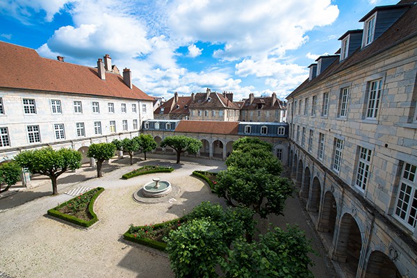 l_college_victor_hugo_besancon